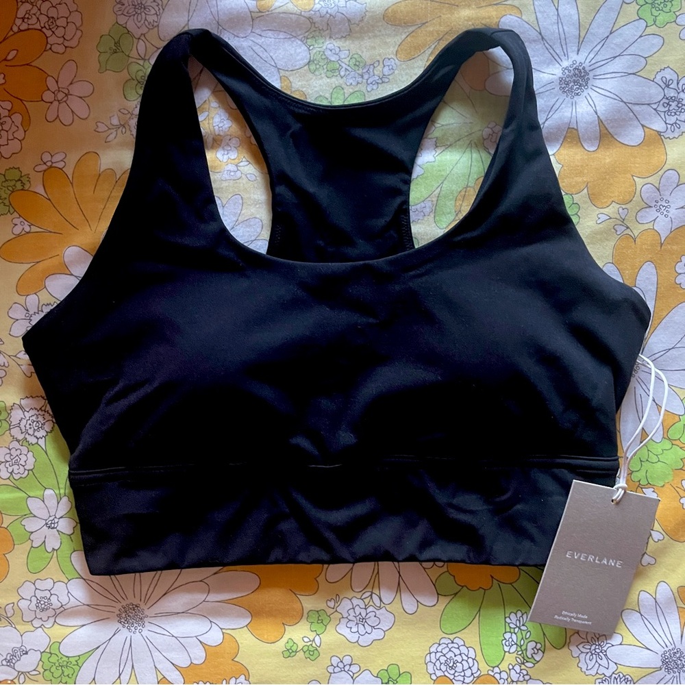 everlane perform longline bra in black